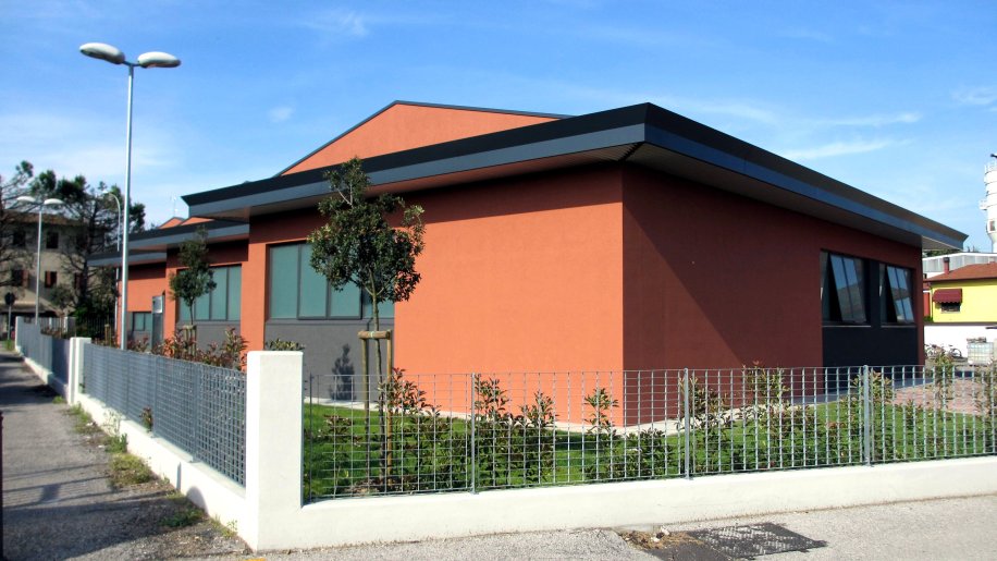 Ampliamento edificio artigianale in zona residenziale